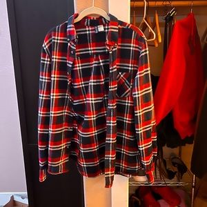 Plaid button down shirt (Women’s Medium)